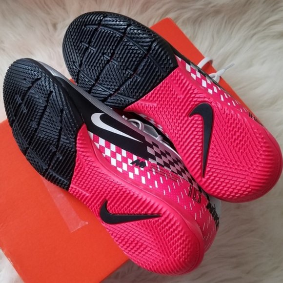 Nike Mercurial Vapor 13 Indoor Soccer Shoes - Picture 11 of 15